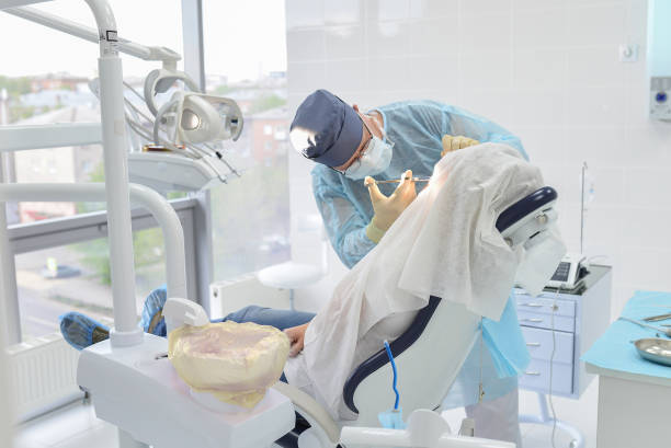 Best Weekend Emergency Dentist in Delft Colony, CA